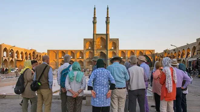 تلاشهای تازه ایران برای جذب سرمایهگذاران و گردشگران خارجی