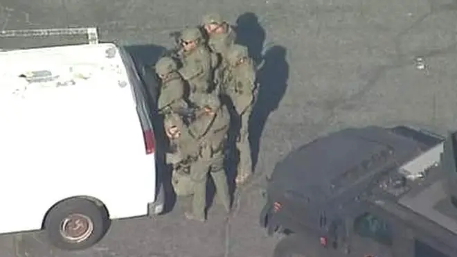 Белый пикап