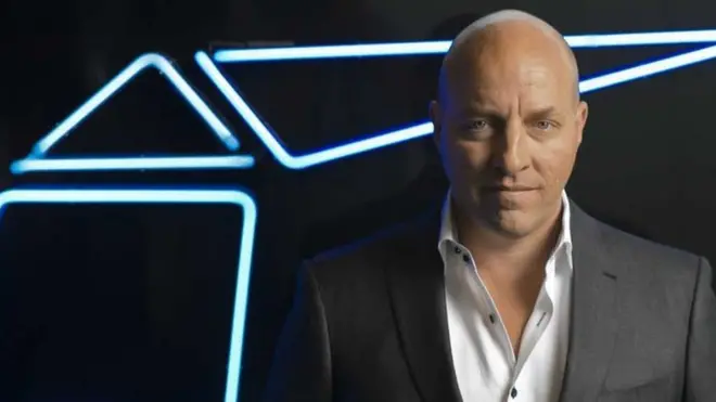 Matt Barrie estaba intentando ayudar a su madre a crear un sitio web cuando se le ocurrió la idea de Freelancer.