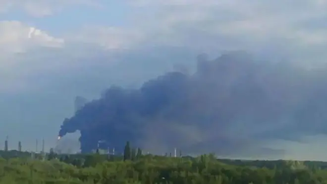 Очевидці публікують кадри пожежі на НПЗ у Салаваті