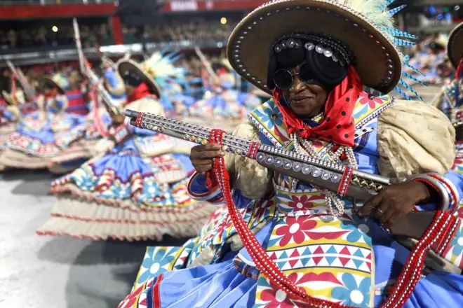 Baianacasa das apostasdestaque no desfile 