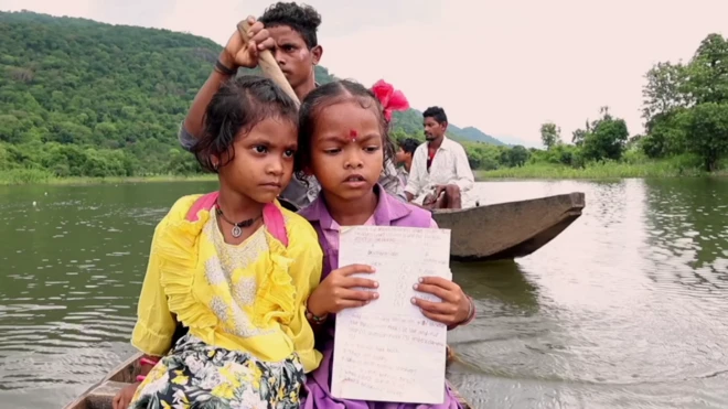 సోలబొంగు విద్యార్థులు