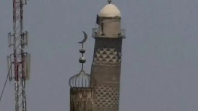 آٹھ سو سال پرانا ترچھا مینار مسجد النوری کا حصہ تھا جہاں نام نہاد دولت اسلامیہ کے رہنما نے خطاب کیا تھا
