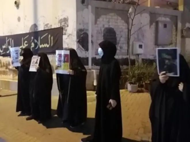 صور من بلدة كرزكان حيث تتظاهر بحرينيات تضامنا مع سجناء جو الذين يضربون عن الطعام للأسبوع الثالث.