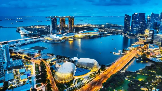 Singapur es la ciudad más cara del mundo.