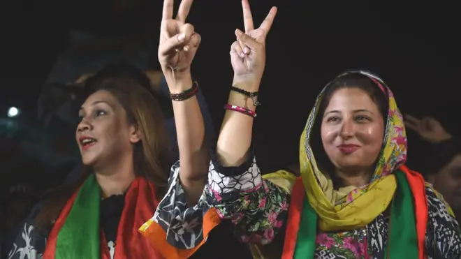 پی ٹی آئی ورکر