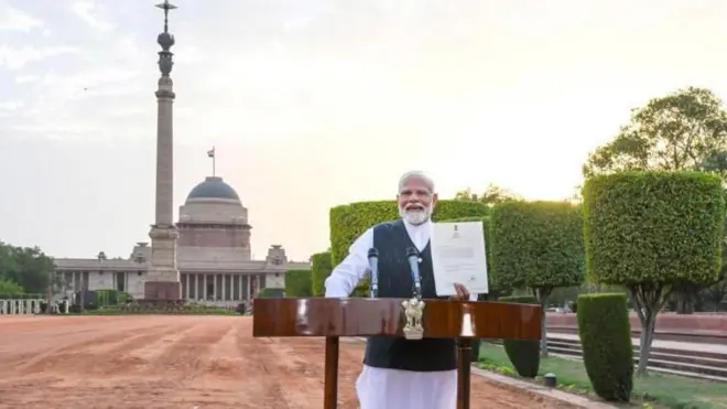 नरेंद्र मोदी