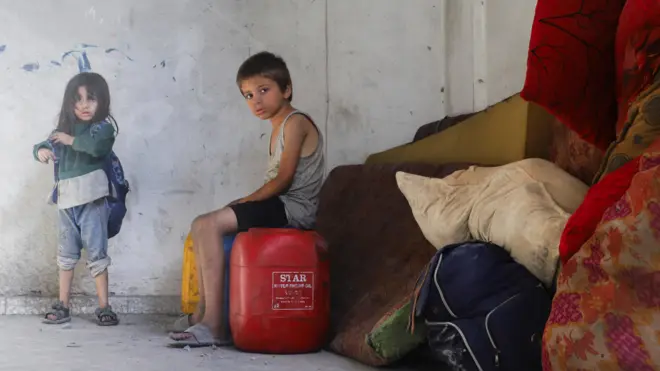 أطفال نازحون في غزة