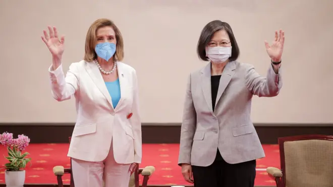 佩洛西(左)與蔡英文(右)在台灣總統府會晤(台灣總統府發放圖片3/8/2022)