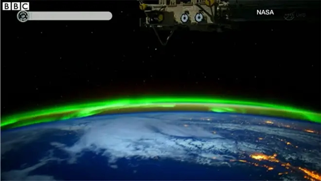 宇宙から撮影したオーロラ
