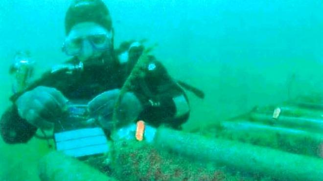 Reparación de un cable de internet submarino