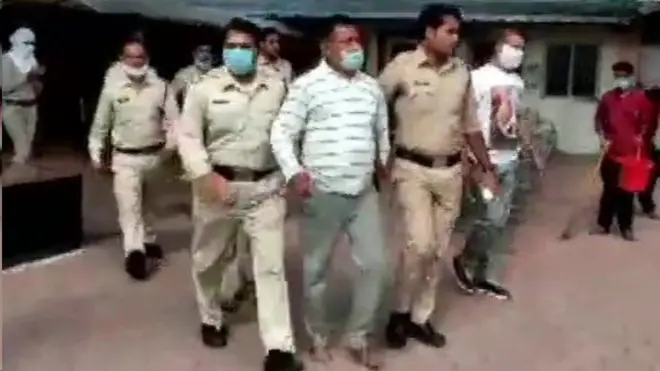 વિકાસ દુબેની ધરપકડ બાદની તસવીર