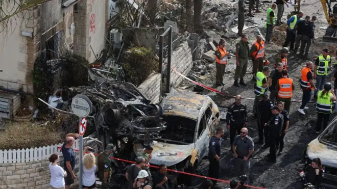 استهدف حزب الله مناطق في حيفا للمرة الأولى منذ بدء المواجهات مع إسرائيل في 8 أكتوبر/تشرين الأول 2023.