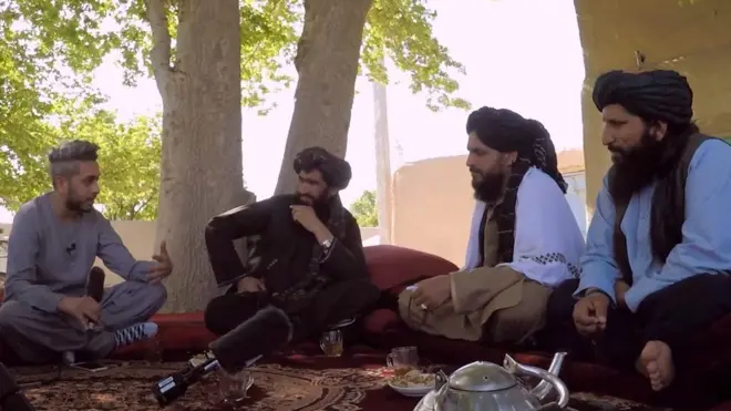 مراسل بي بي سي لقادة طالبان: هل تستعدون للحرب أم السلام؟