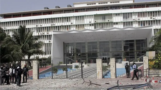 La devanture de l'Assemblée nationale du Sénégal, le 23 juin 2011. Le peuple avait fait face aux forces de l'ordre pour dire "Non" au vote du ticket présidentiel (illustration).