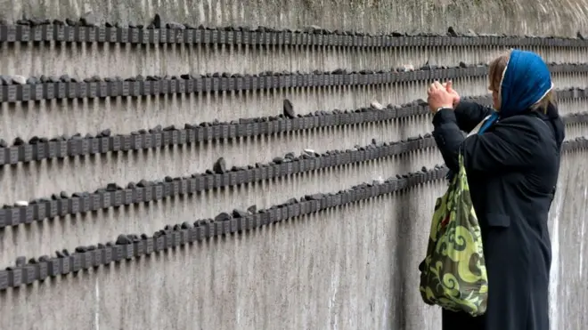 Di Jerman, penyangkalan terhadap Holokos dapat dikenakan hukuman.