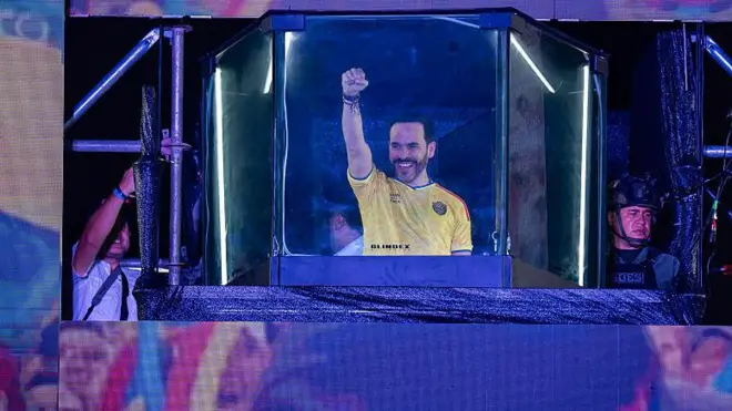 De la Espriella celebra su triunfo en el preconteo electoral de Colombia