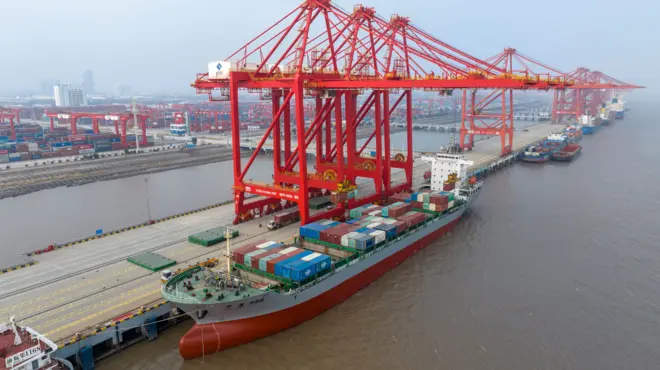 စီးပွားရေး အင်အားအကြီးဆုံး နှစ်နိုင်ငံအကြား ကုန်သွယ်ရေး စစ်ပွဲ အရှိန်တက်