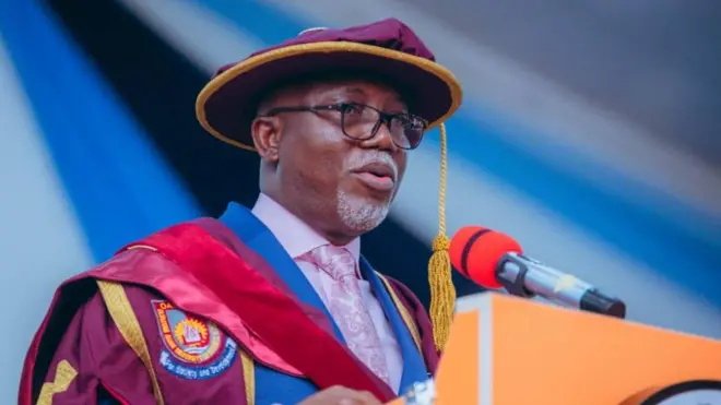 Gomina ipinlẹ Ondo, Lucky Aiyedatiwa wọ aṣọ ikẹkọojade awọn ọmọ ile ẹkọ giga lọdun 2024