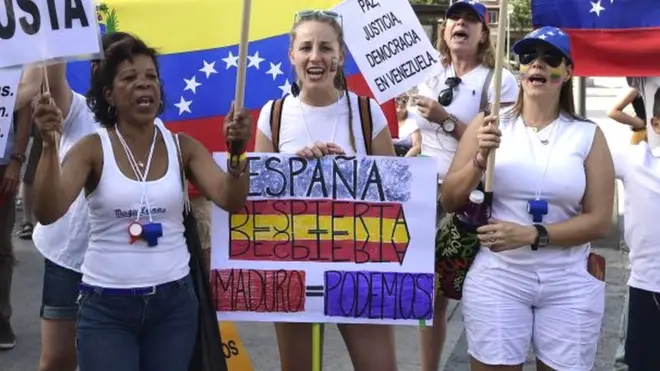 વેનેઝુએલામાં મોંઘવારીને કારણે ભારે વિરોધ પ્રદર્શનો થઈ રહ્યાં છે.