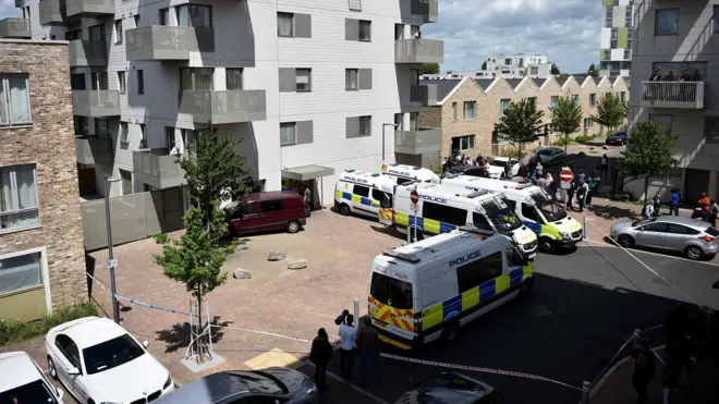 Barking'de baskınlar