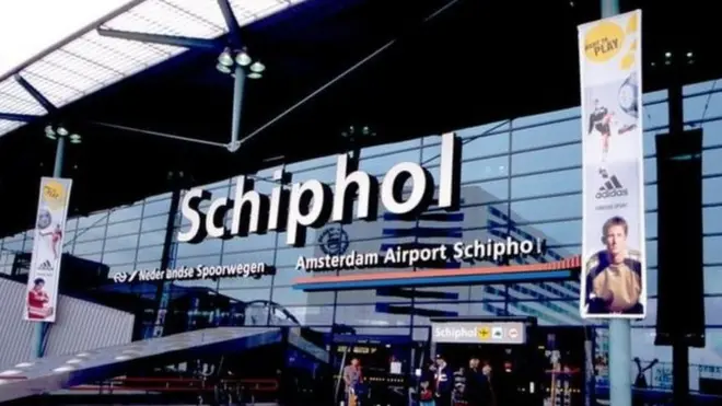 荷兰阿姆斯特丹机场12年前发生的钻石大劫案终于破案，7名武装男女疑犯被捕。