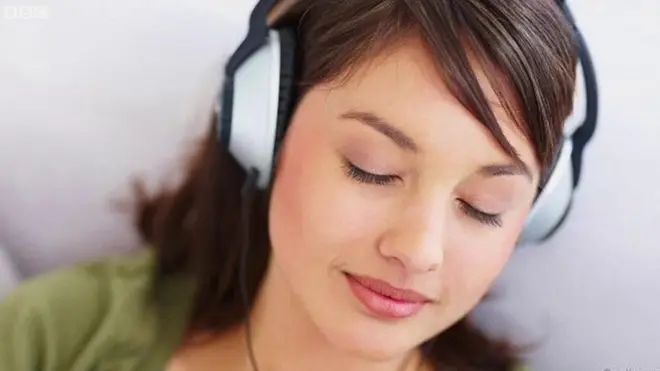 ఇయర్ ఫోన్సుతో ఎక్కువ సేపు మ్యూజిక్ వినడం ప్రమాదకరం