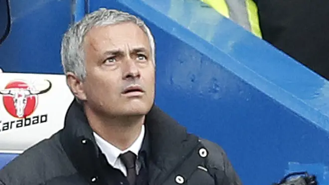 Jose Mourinho masih tinggal di hotel di Manchester dan keluarganya di London.