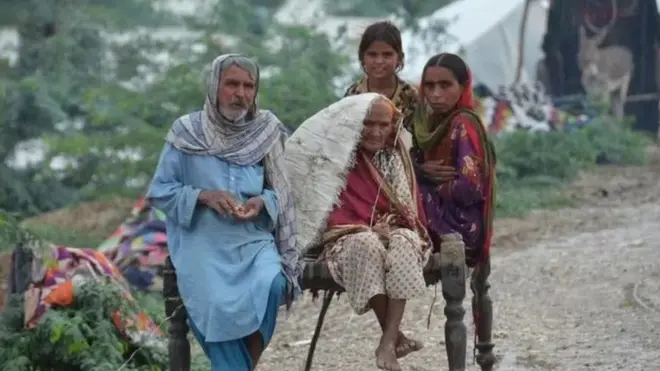 سیلاب زدگان