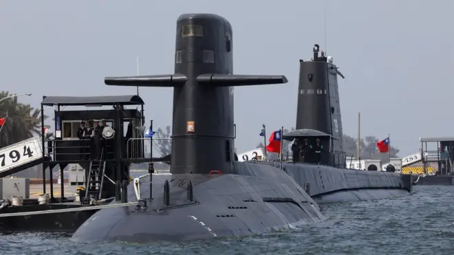 Kapal selam tampak berada di Pangkalan Laut Kaohsiung, Taiwan, pada Maret 2017.