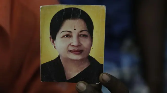 جے للیتا کی آل انڈیا انا ڈی ایم کے پارٹی صرف انھی کے نام پر چلتی تھی