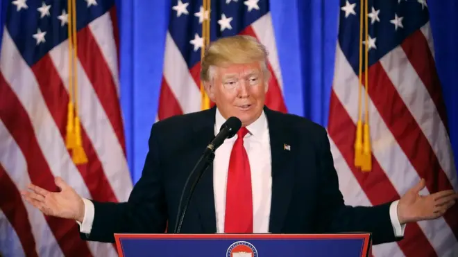 Дональд Трамп пообіцяв зберегти санкції проти Росії на найближчий час, але і назвав умови, за яких може їх відмінити