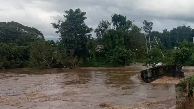 ဗန်းမော်ရေကြီး လယ်ဧက သောင်းချီရေမြုပ်