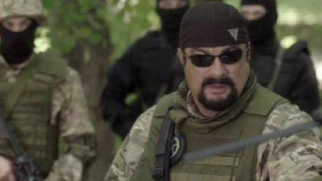 Steven Seagal is not fighting in the war - this is fake tweet made to look like it was sent out by CNN
