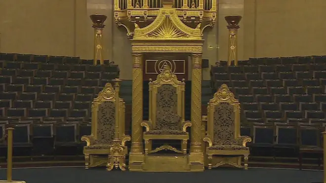 صورة من داخل أحد المحافل الماسونية في بريطانيا