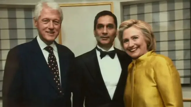 طاہر انیس سابق صدر بل کنلنٹن اور ڈیموکریٹ صدارتی امیدوار ہیلری کنٹن کے ساتھ