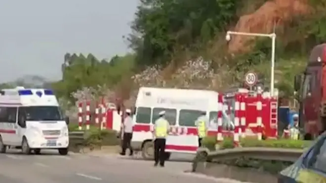 चीन में विमान हादसा