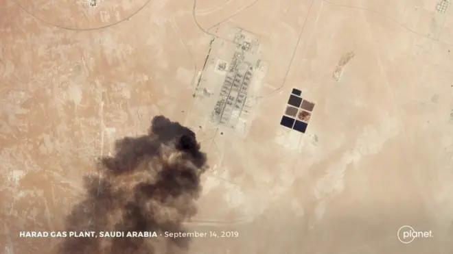 Спутниковый снимок момента удара по заводу компании Aramco в Абкайке, 15 September 2019