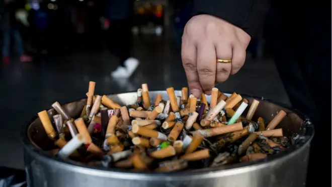 Azərbaycanlılar günə 6-7 siqaret çəkir