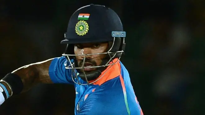 انڈیا کی جانب سے ہدف کے تعاقب میں شکھر دھون 68 رنز بنائے