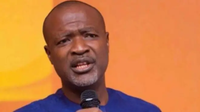 Ọkachamara n'ihe gbasara okwu ndọrọndọrọ ọchịchị bụ Chunonye Okereke kwuru ịgbaghara ndị zuru ego Naijiria ga-enye aka enweta ụfọdụ ego ezuru ezu ngwa ngwa.