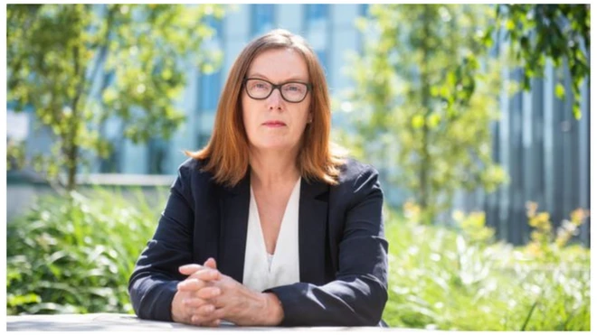 بروفيسروة سارة جلبرت تقول إن مفعول اللقاح قوي بعد مرور سنة