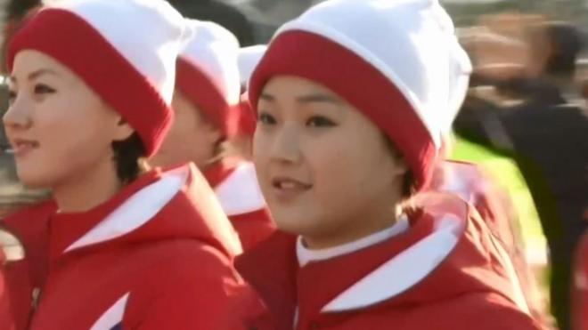 朝鲜啦啦队员的微笑背后隐藏着什么