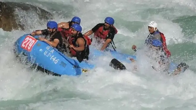 रिवर राफ्टिंग