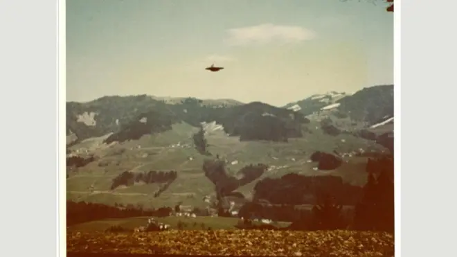 Біллі Майєр стверджував, що увійшов у контакт з прибульцями зі скупчення Плеяд і зробив фотографії, що підтверджують це