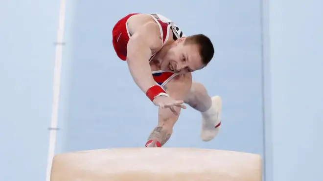 Денис Аблязин во время выступления