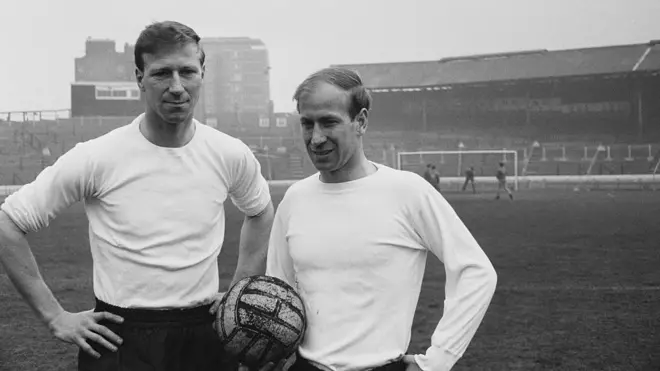 Jack y Bobby Charlton formaron parte de la época más dorada del fútbol inglés, ganando la Copa del Mundo en 1966 y la Copa de Europa con el Manchester United en 1968.