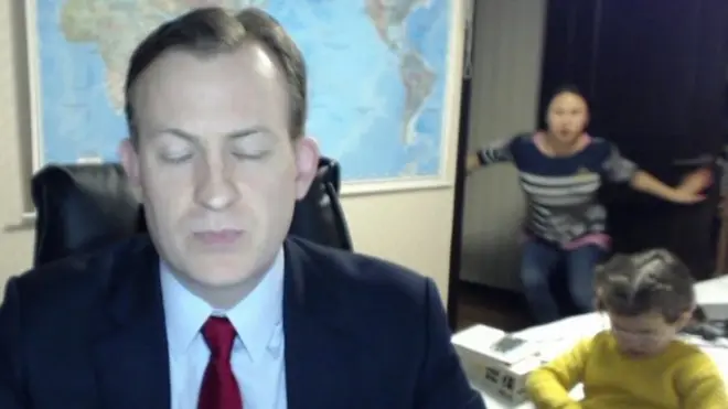 网民误以为冲进来带走小孩的亚裔女子是一名褓母。