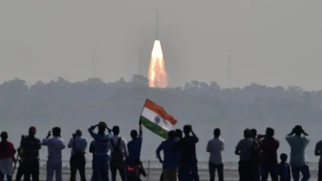 India lanza 104 satélites en una sola misión espacial