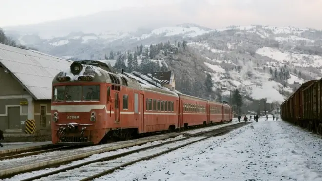 Потяг у Карпатах